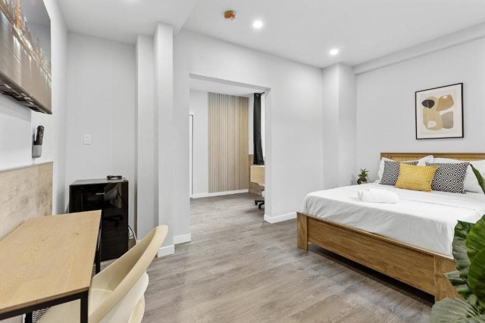 Deluxe Double Room with Shower