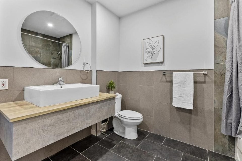 Deluxe Double Room with Shower